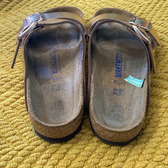 Rose gold Birkenstock Women's Arizona Soft Footbed
Slide Sandals size 39 - Picture 3 of 12